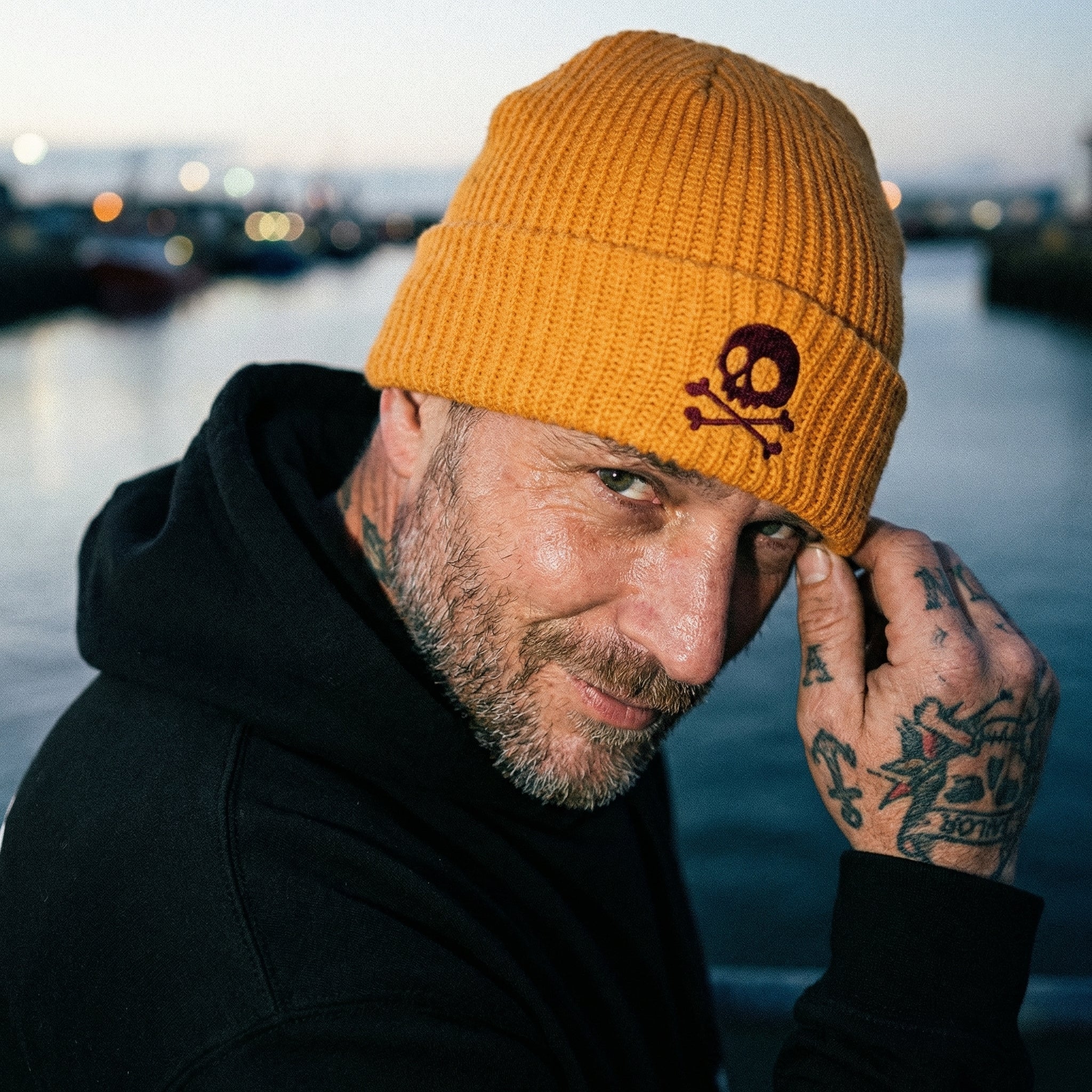 Jolly Roger Fisherman Beanie mit Stickmotiv